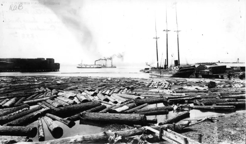 Transporting logs on Lake Superior no easy task